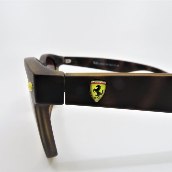 Ray-Ban RB2132M F609/33 54mm Wayfarer Ferrari - Picture 5 of 8